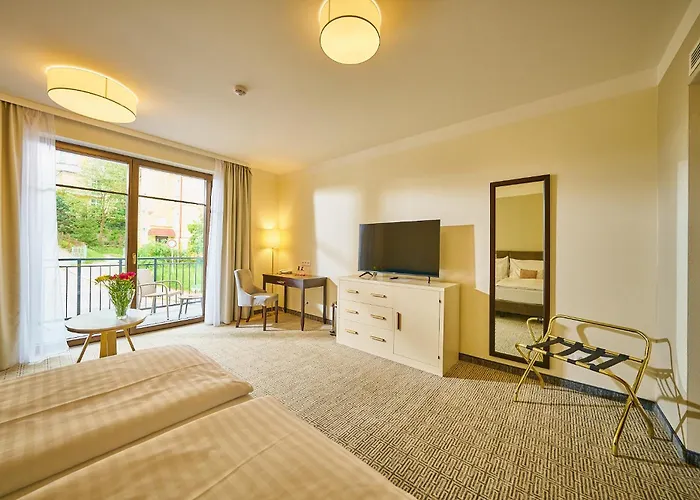 Hotell Wellness Queens 4*