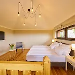 Hotel Wellness Queens 4*