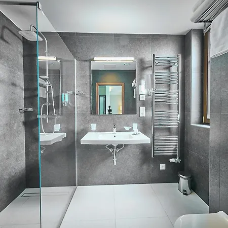 Wellness Queens Hotel