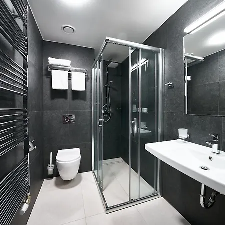 Ξενοδοχείο Wellness Queens 4*