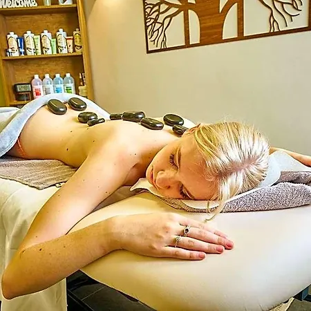 Wellness Queens ホテル 4*